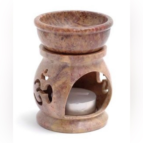 Small Om/Aum essential oil soapstone burner. - Picture 1 of 9